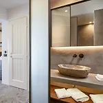 Отель Ubud Mykonos 4*