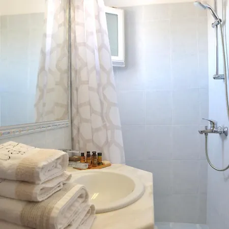 Ubud Mykonos Ξενοδοχείο 4*